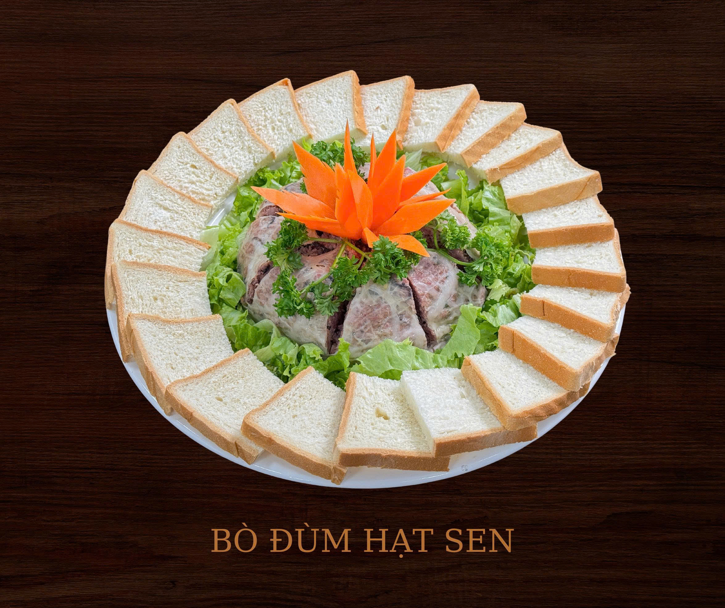 Tiệc Liên Hoan, Hội Ngộ Bạn Bè
